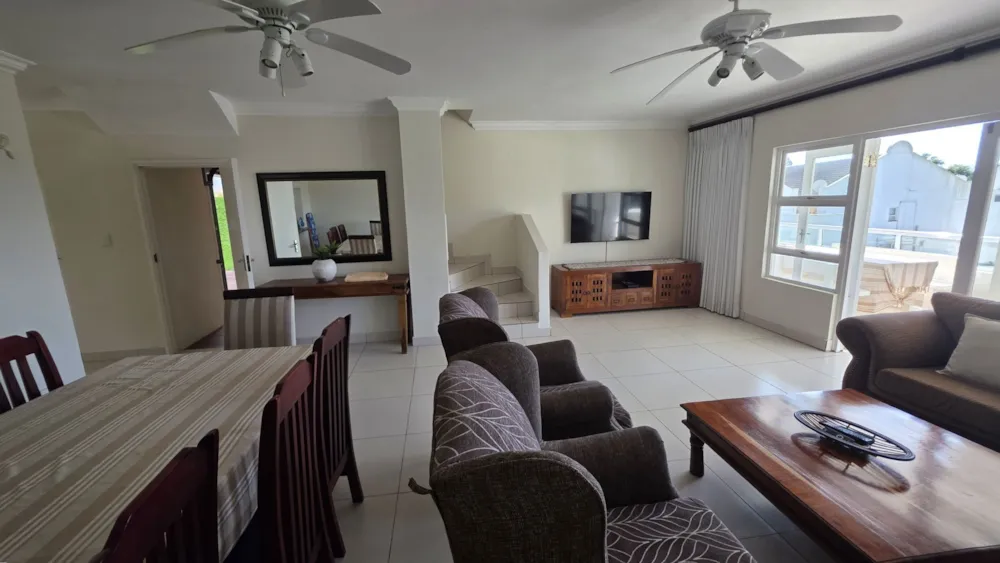 Lagoon-front villa for sale in Port Edward - 1PD1752591