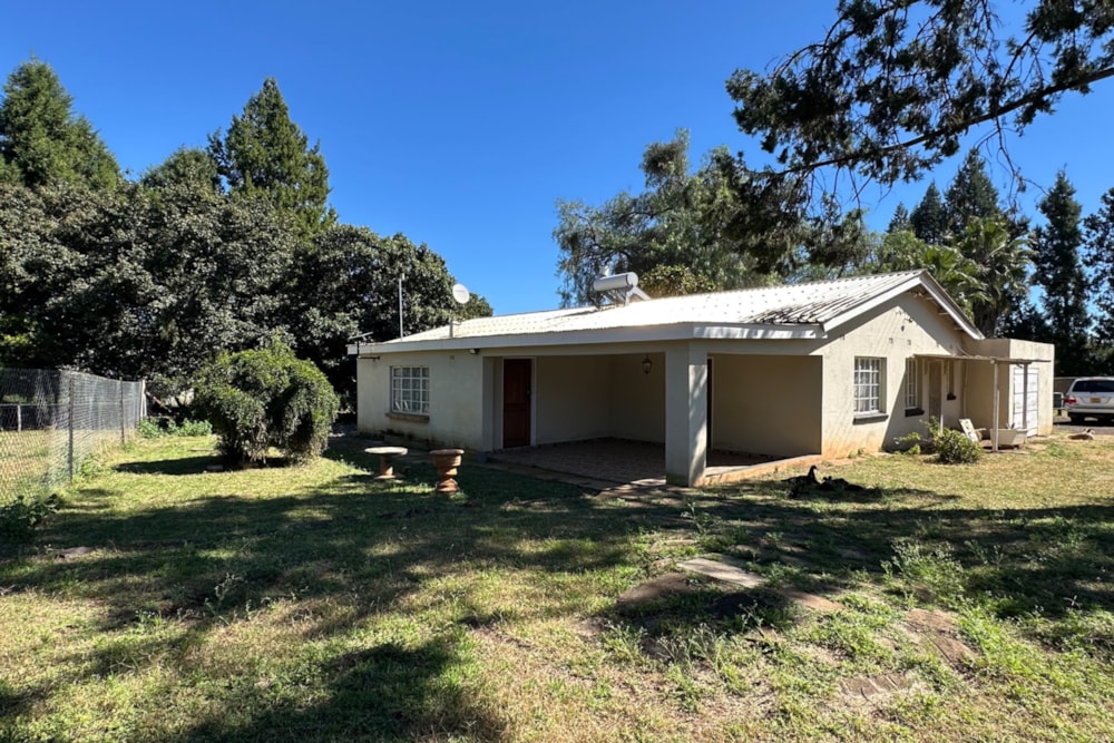 Lifestyle property for sale in Douglasdale, Zimbabwe - 3ZB1752595 Lifestyle property for sale in Douglasdale, Zimbabwe - 3ZB1752595