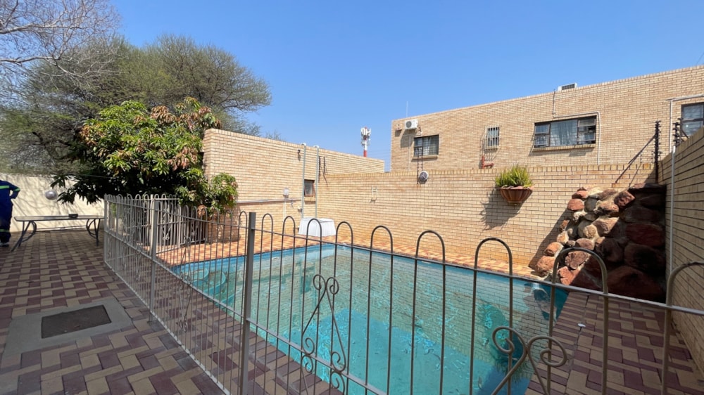 Townhouse to rent in Broadhurst, Botswana - 3BO1752711