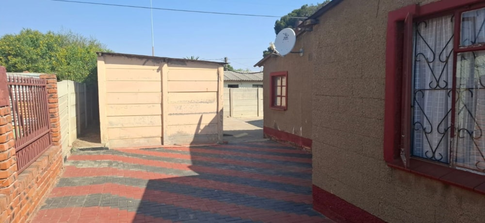 Single-storey house for sale in Thabong - 1WM1752729 Single-storey house for sale in Thabong - 1WM1752729