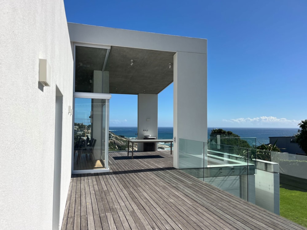 Beachfront villa to rent in Llandudno - HYL1752919 Beachfront villa to rent in Llandudno - HYL1752919