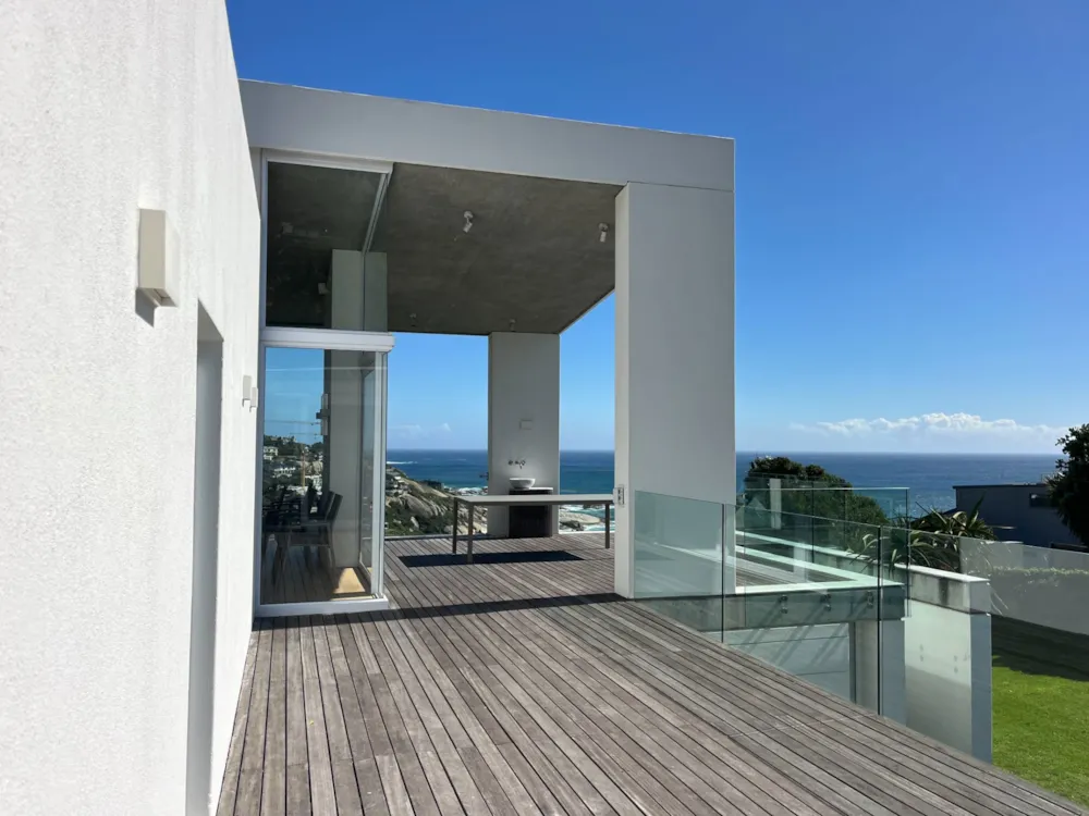 Beachfront villa to rent in Llandudno - HYL1752919 Beachfront villa to rent in Llandudno - HYL1752919