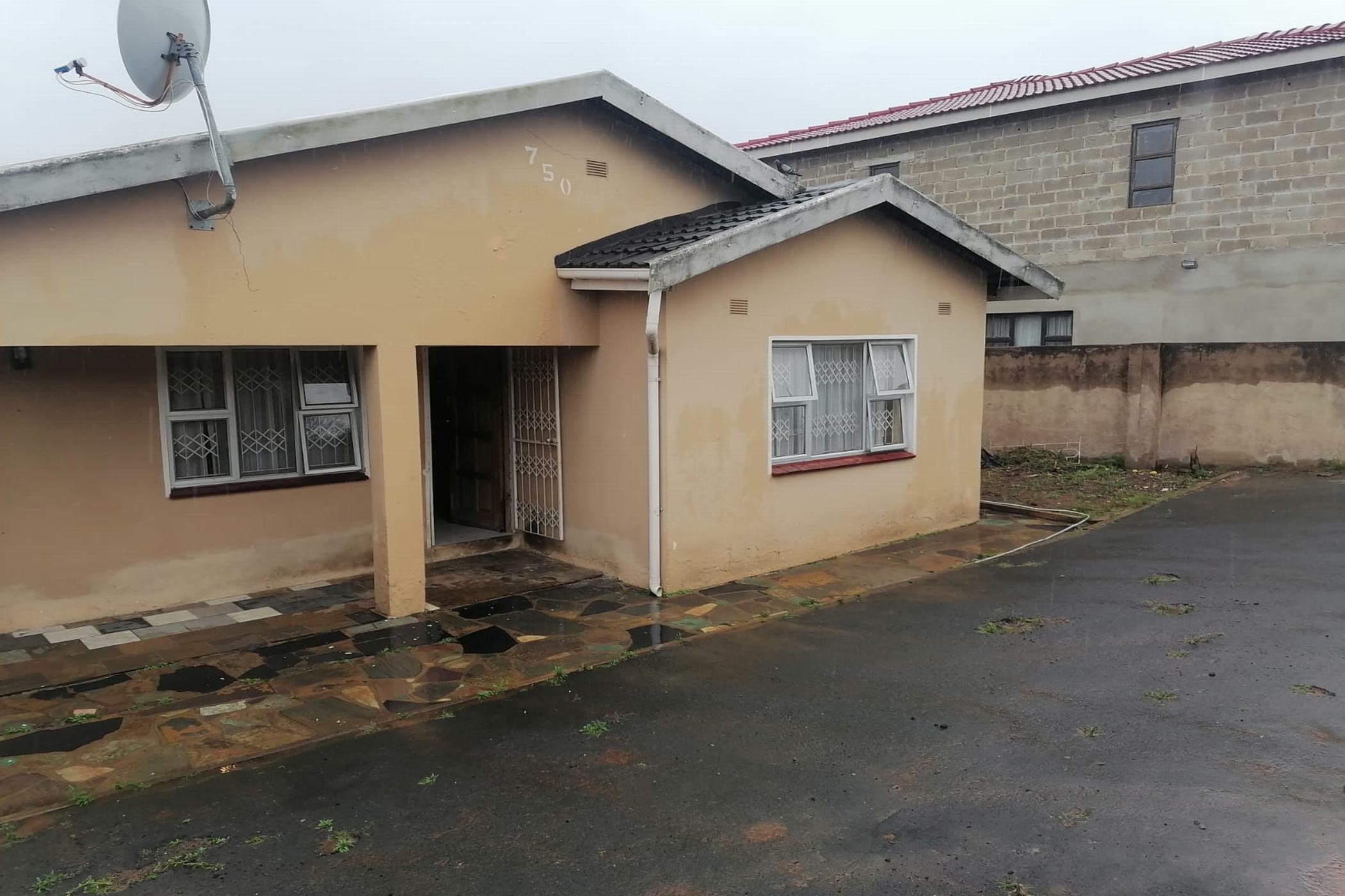 House for sale in Umlazi - 1WB1752881