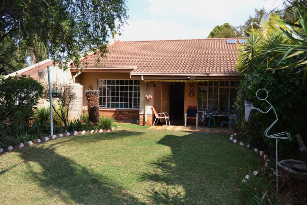 Security complex home for sale in Mookgopong (Naboomspruit) - 1MDM1752889 Security complex home for sale in Mookgopong (Naboomspruit) - 1MDM1752889