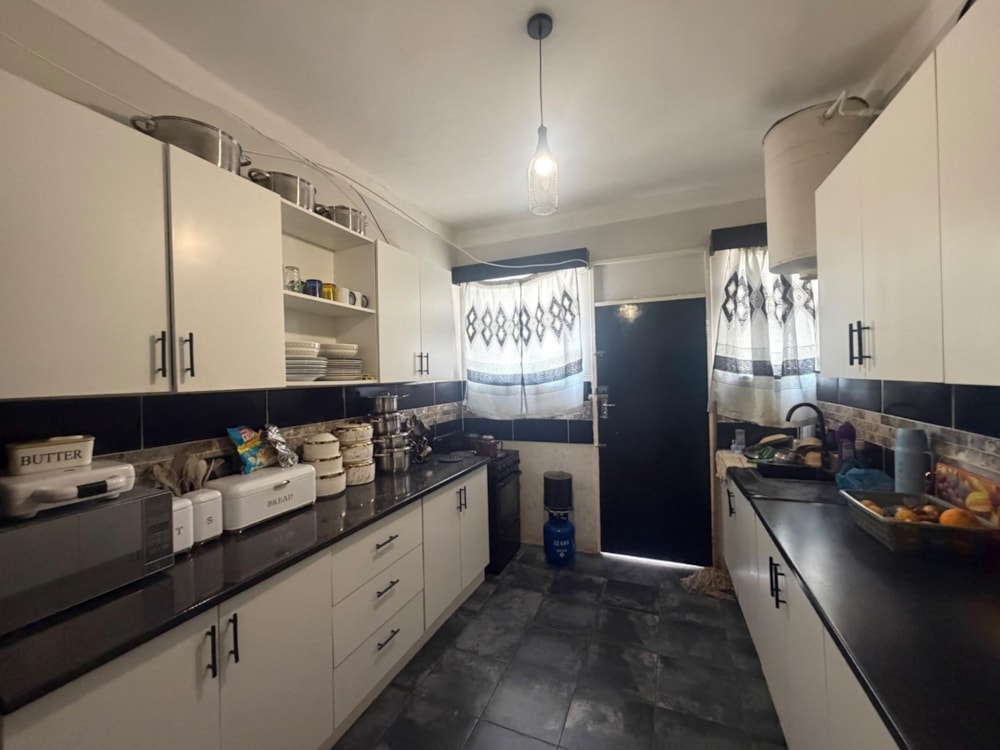 Apartment for sale in Bulawayo, Zimbabwe - 3ZB1753059