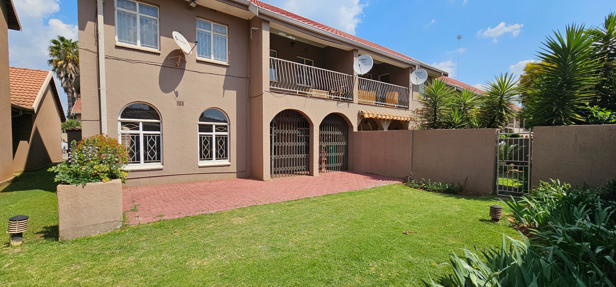 Townhouse for sale in Three Rivers Proper - 1VT1753285
