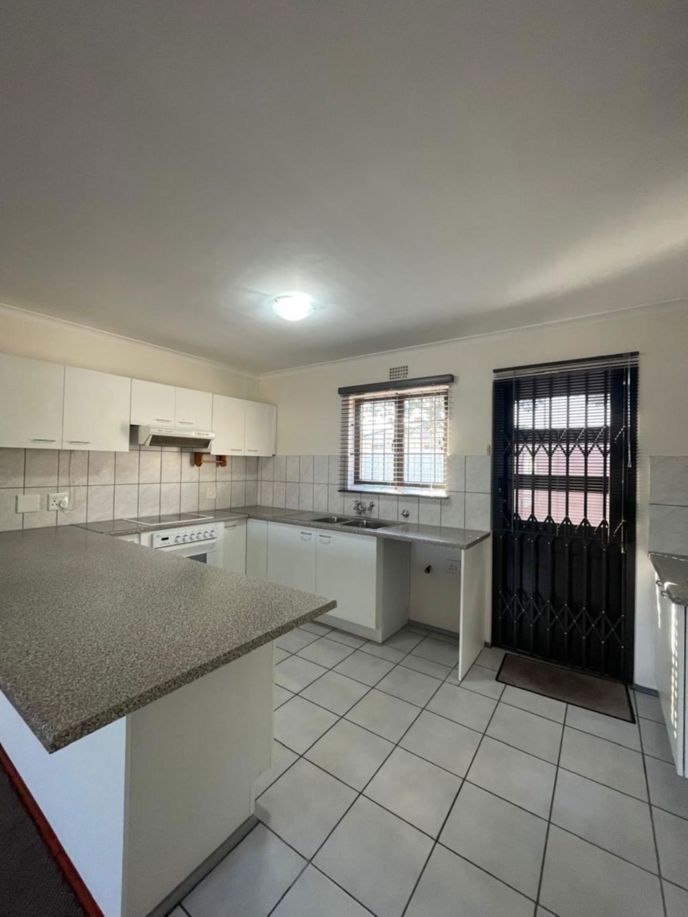 House to rent in Edgemead - 1PLA1753126 House to rent in Edgemead - 1PLA1753126