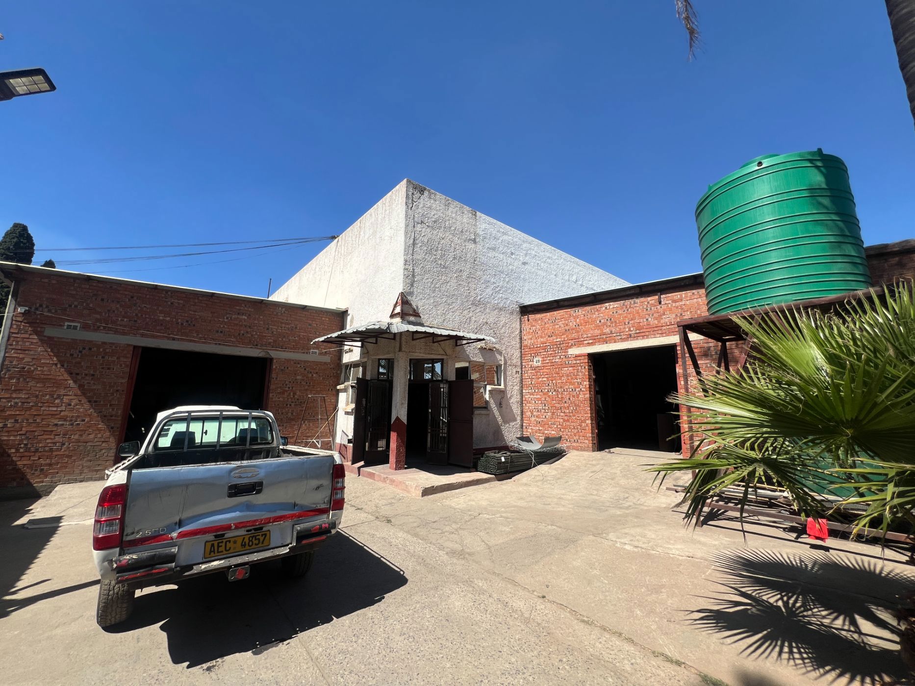Commercial industrial property to rent in Southerton, Zimbabwe - 3ZB1753128