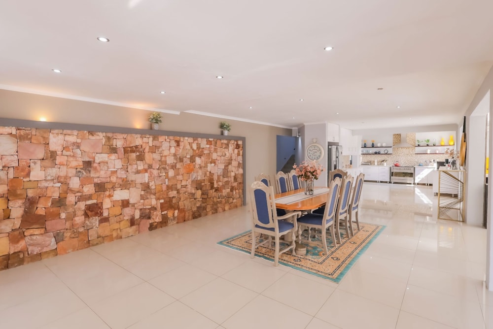 Security estate home to rent in Westlake, Hartbeespoort - 1HR1753135 Security estate home to rent in Westlake, Hartbeespoort - 1HR1753135