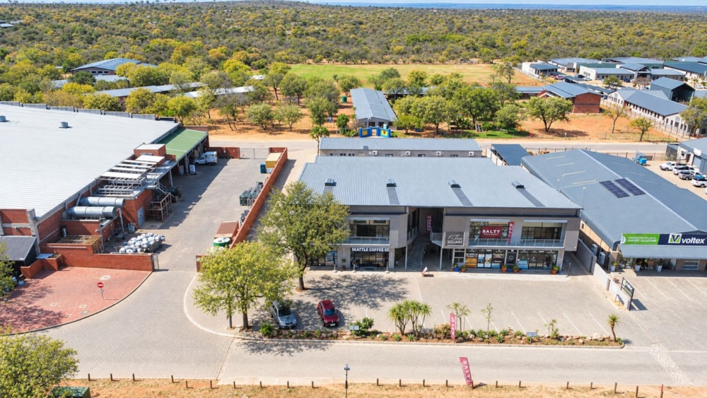 Commercial Building to rent in Hoedspruit Wildlife Estate - 1HS1753224 Commercial Building to rent in Hoedspruit Wildlife Estate - 1HS1753224