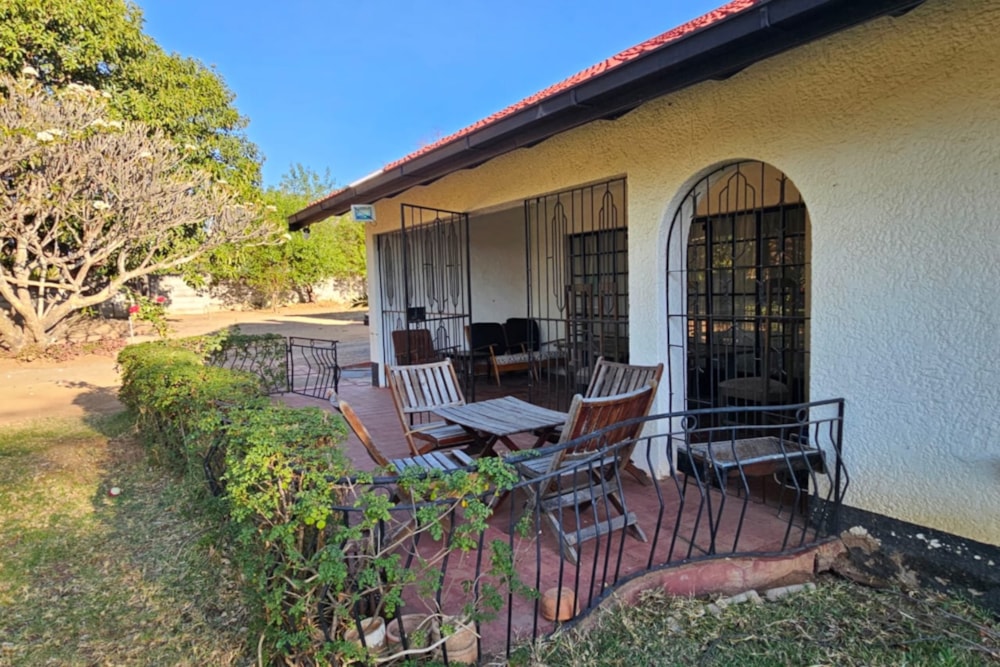 House for sale in Burnside, Bulawayo, Zimbabwe - 3ZB1753392 House for sale in Burnside, Bulawayo, Zimbabwe - 3ZB1753392