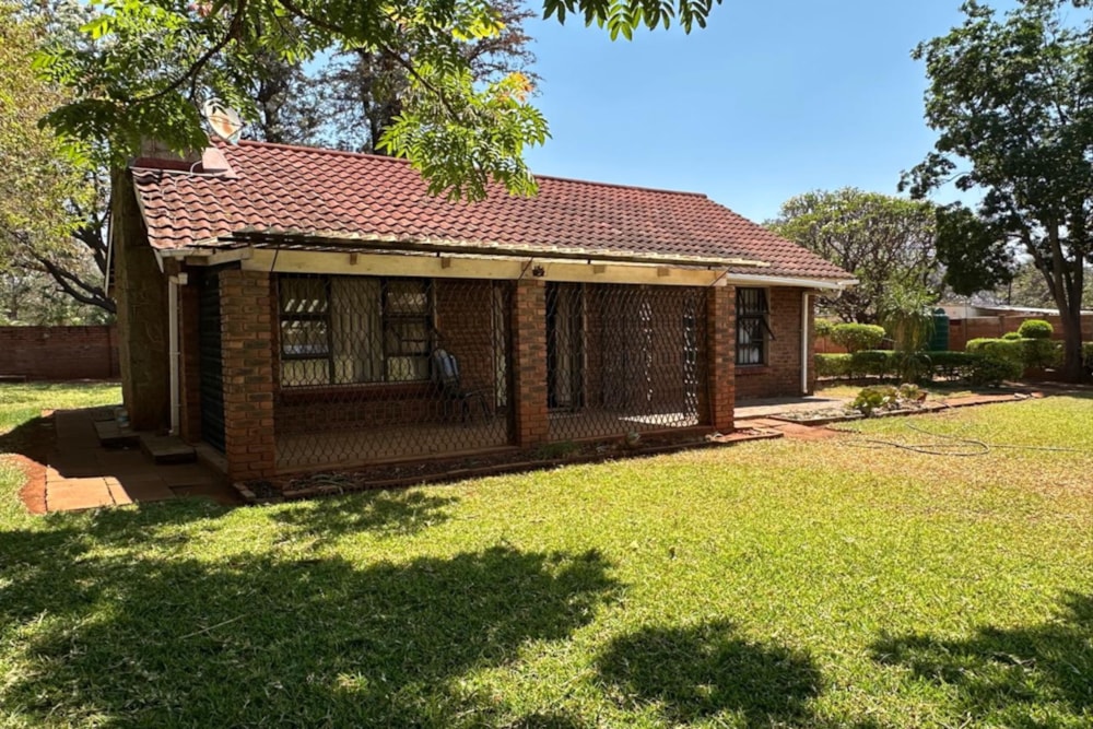 House for sale in Suburbs, Zimbabwe - 3ZB1753433 House for sale in Suburbs, Zimbabwe - 3ZB1753433