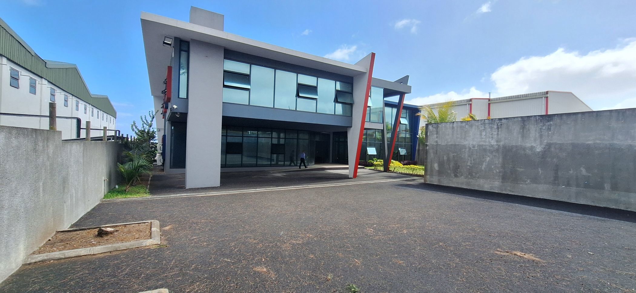 Commercial Building to rent in Phoenix, Mauritius - MUR1753583