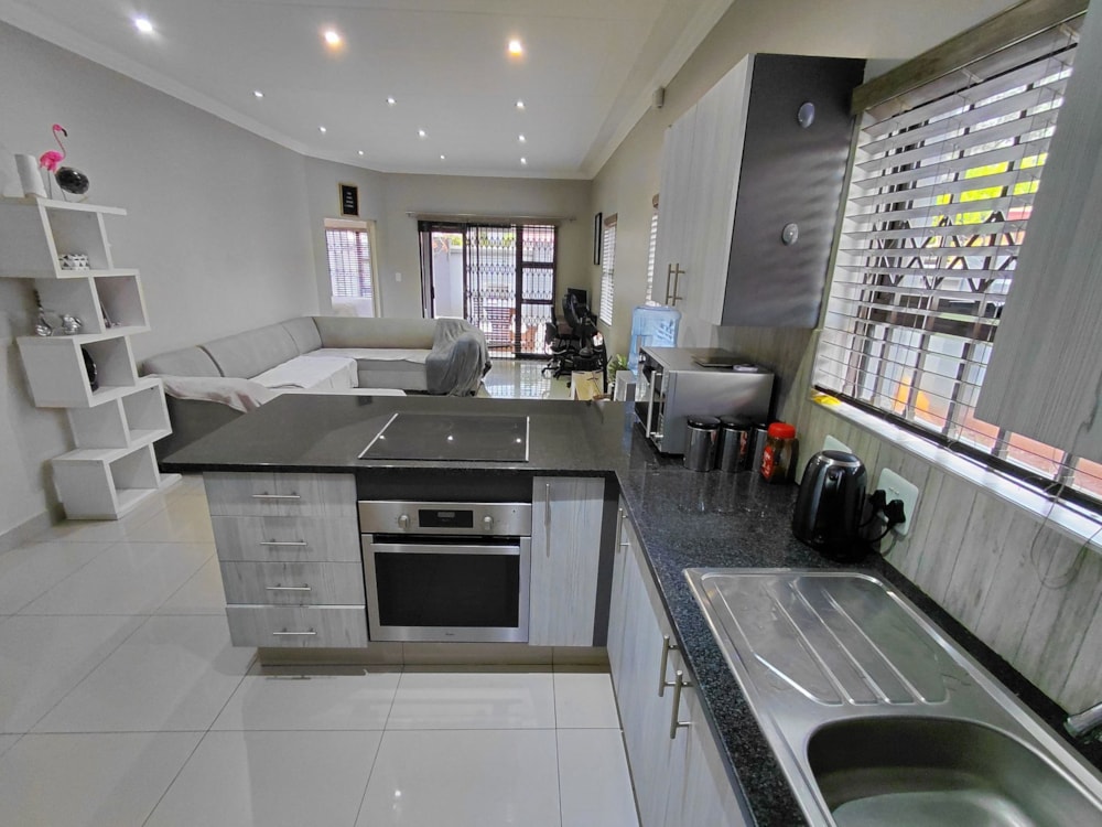 Townhouse for sale in Lyttelton Manor - CN1753731 Townhouse for sale in Lyttelton Manor - CN1753731