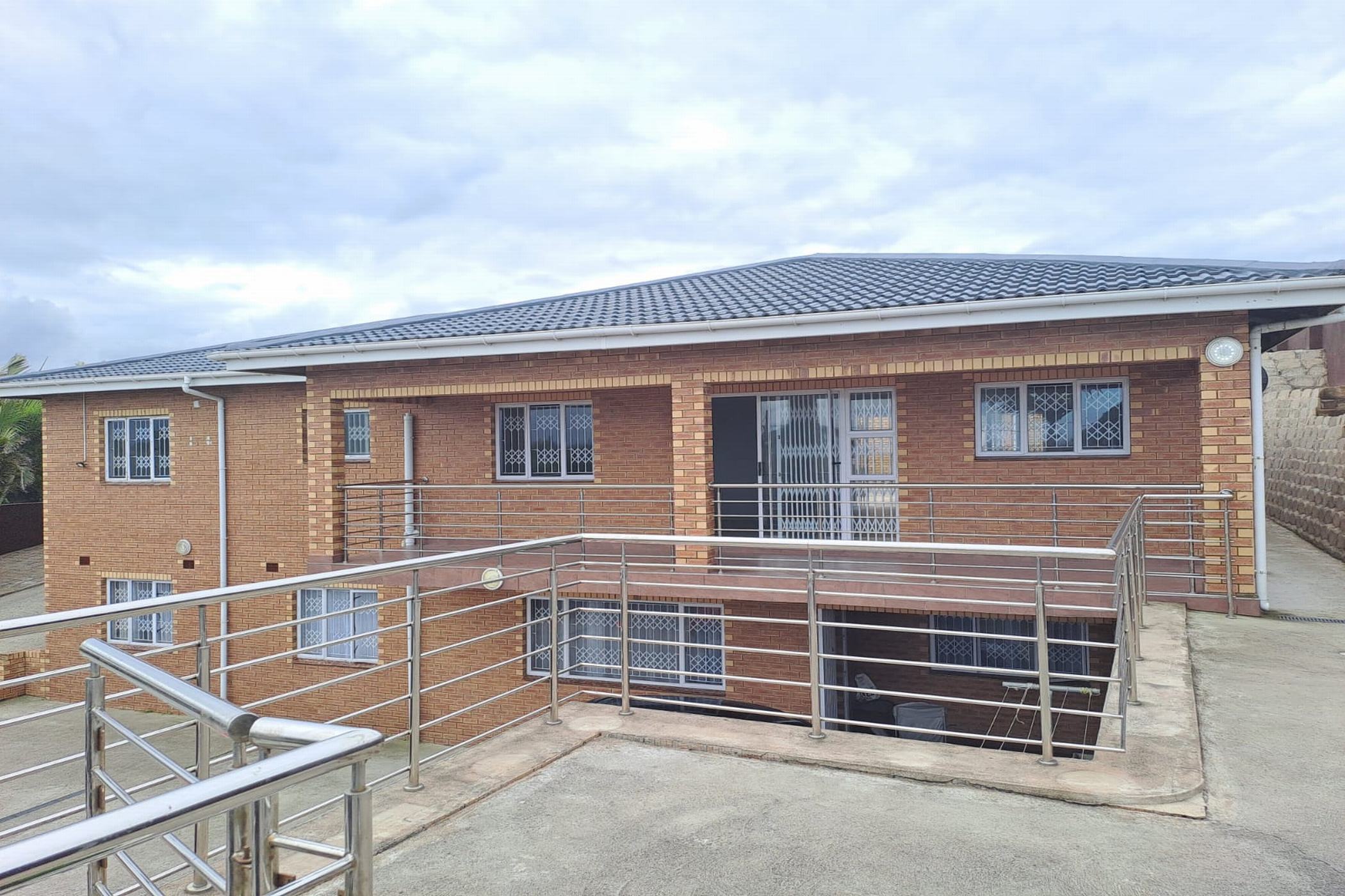 Apartment to rent in Athlone Park - 1WB1754147