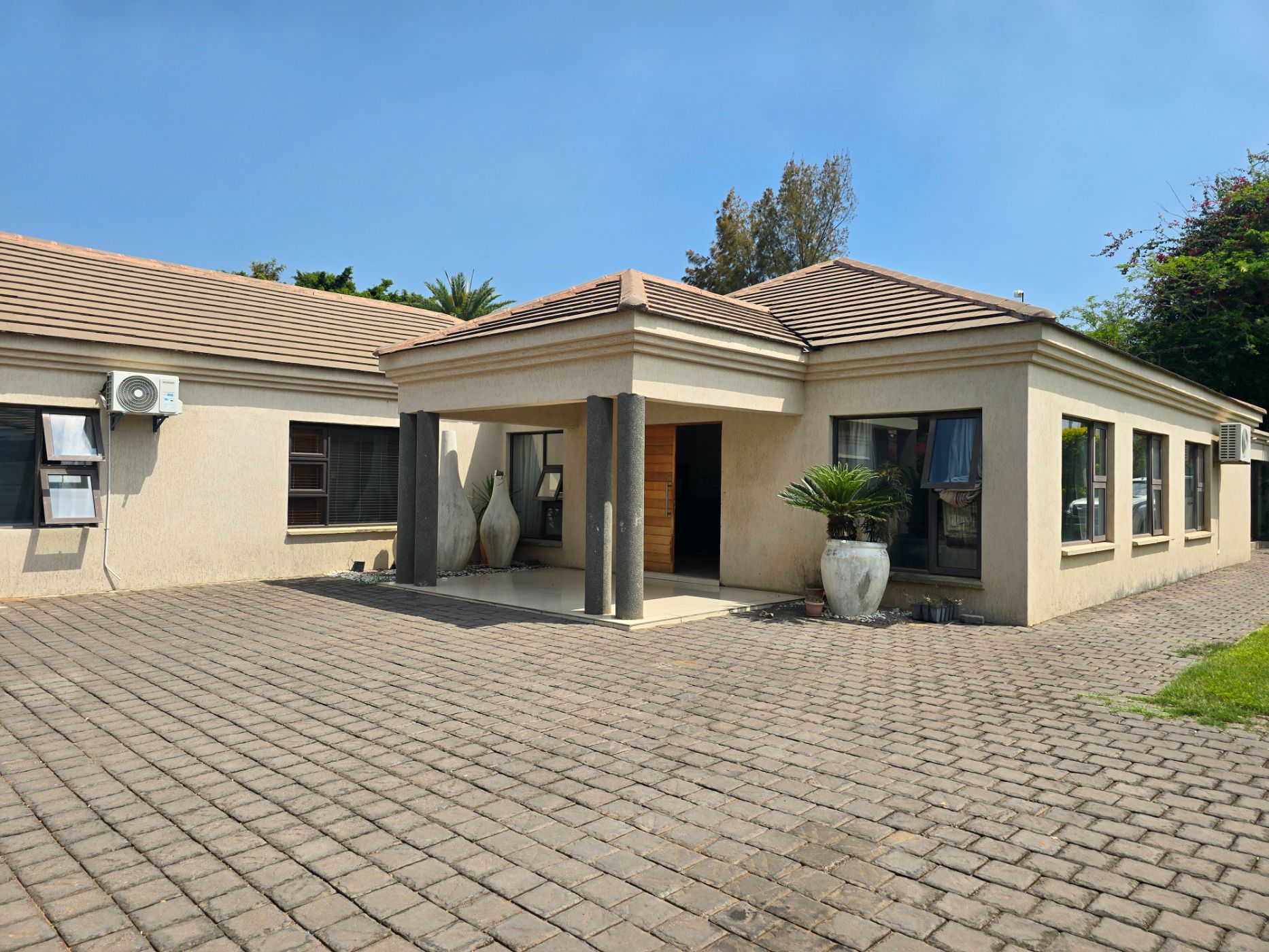 House for sale in Broadhurst, Botswana - 3BO1754558