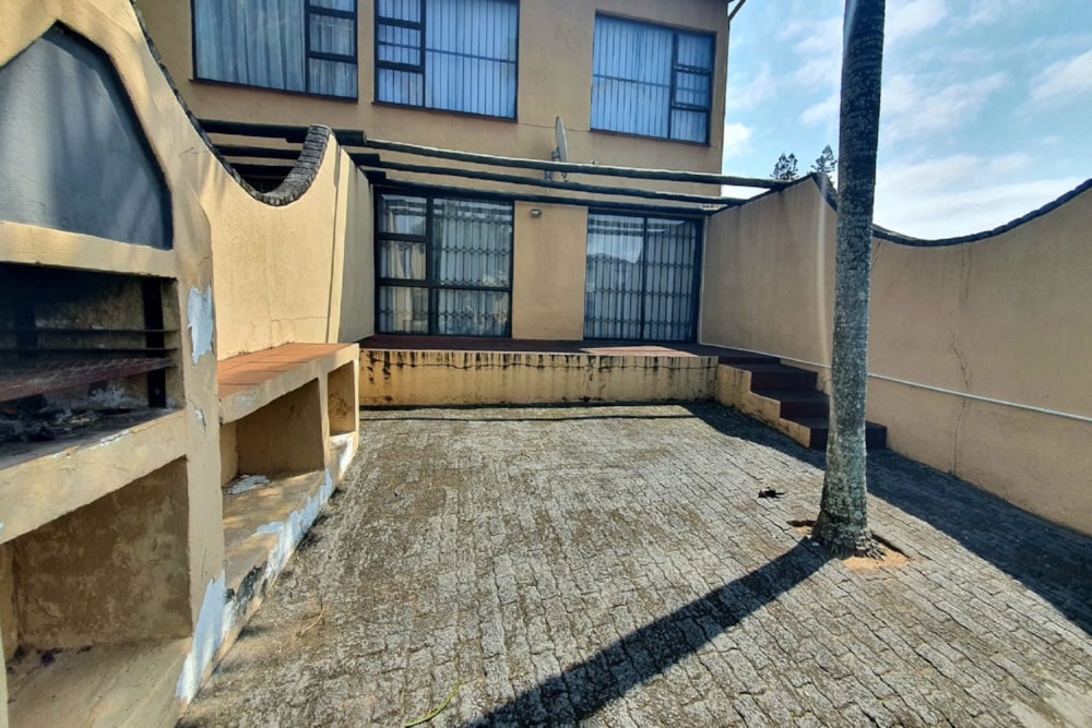 Double-storey apartment to rent in Port Edward - 1PD1753846 Double-storey apartment to rent in Port Edward - 1PD1753846