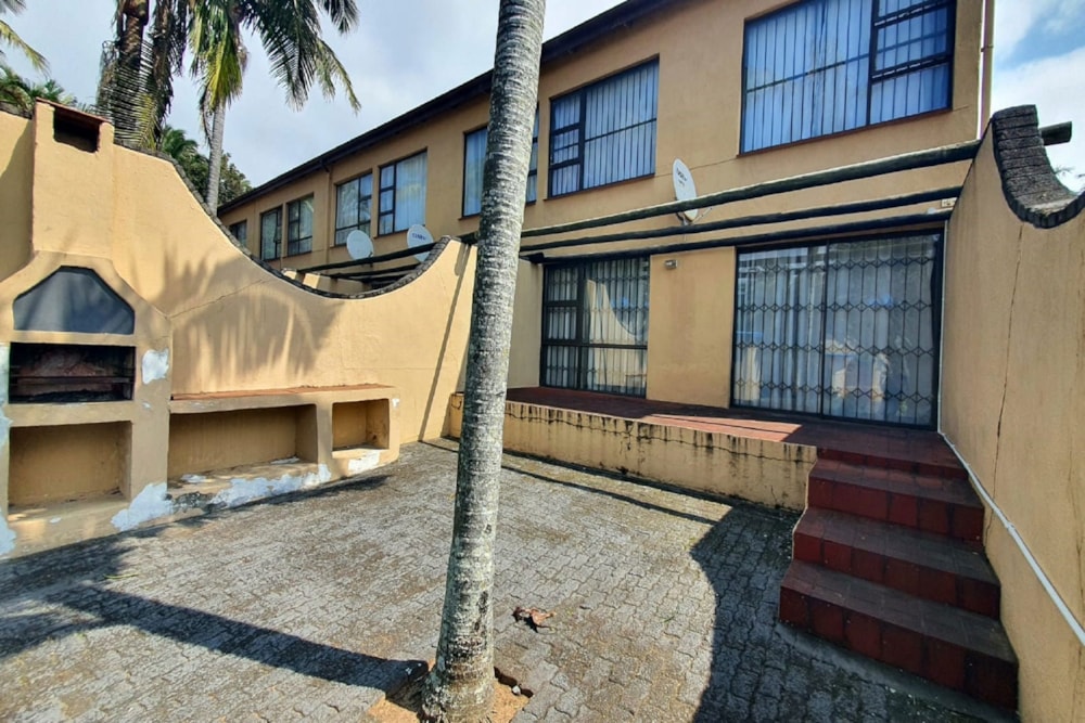 Double-storey apartment to rent in Port Edward - 1PD1753846 Double-storey apartment to rent in Port Edward - 1PD1753846