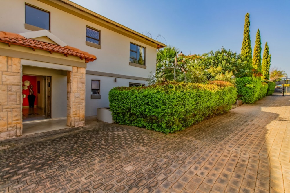 Security estate home for sale in Birdwood - 1HR1752850 Security estate home for sale in Birdwood - 1HR1752850