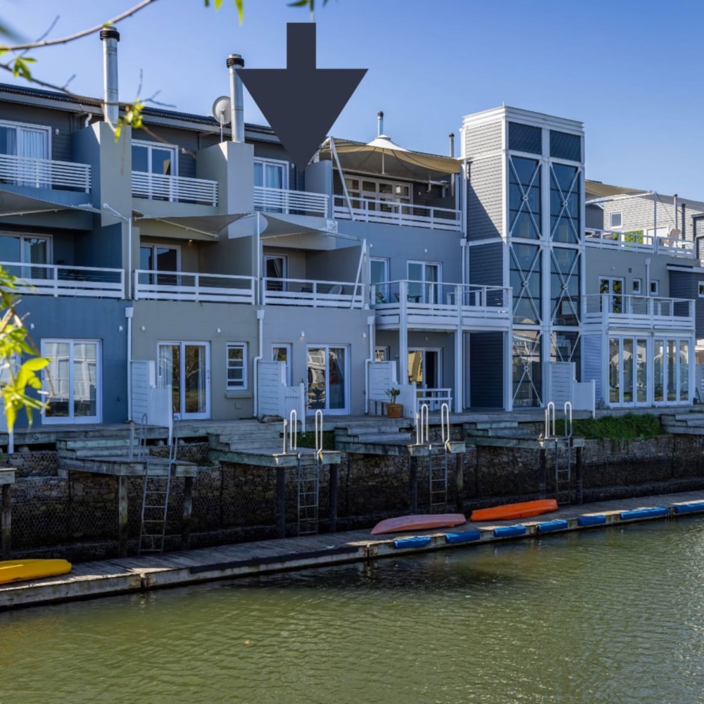 Double-storey apartment for sale in Thesen Islands - 1KG1750470 Double-storey apartment for sale in Thesen Islands - 1KG1750470