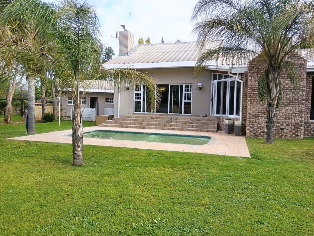 House for sale in Wesbank, Oudtshoorn - 1OU1752812 House for sale in Wesbank, Oudtshoorn - 1OU1752812
