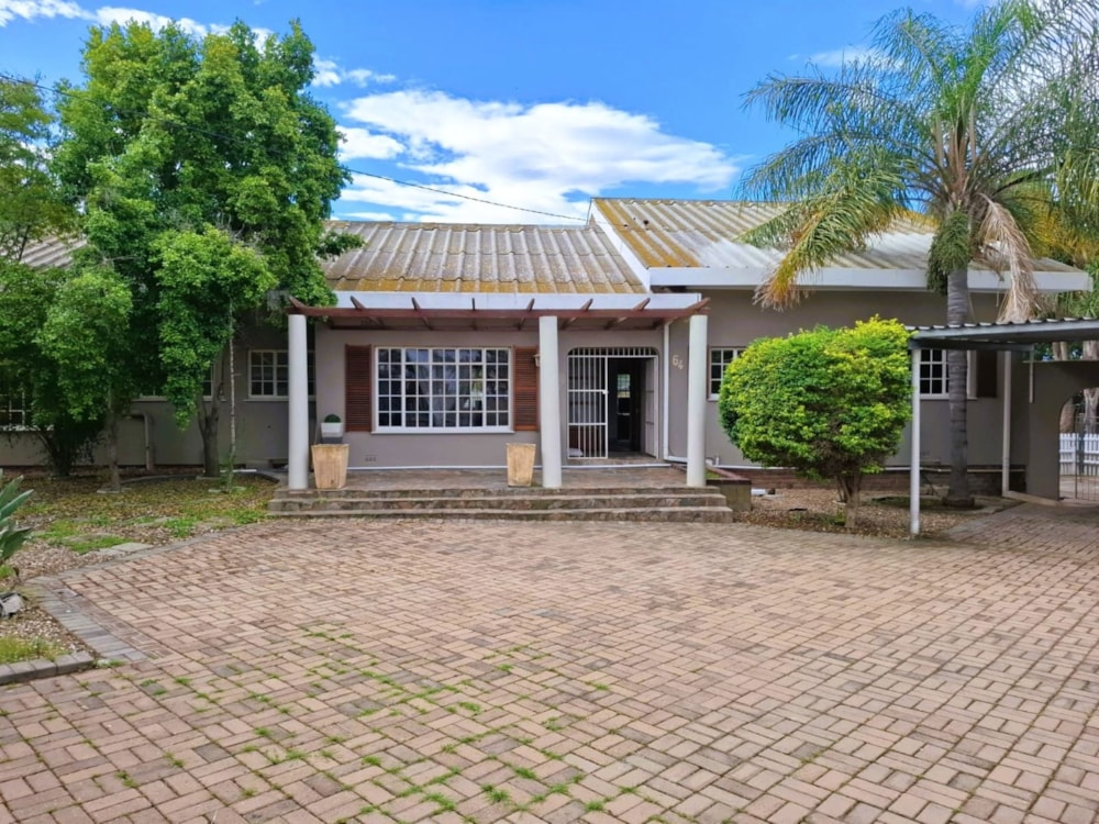 House for sale in Wesbank, Oudtshoorn - 1OU1752812 House for sale in Wesbank, Oudtshoorn - 1OU1752812