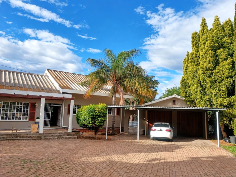 House for sale in Wesbank, Oudtshoorn - 1OU1752812 House for sale in Wesbank, Oudtshoorn - 1OU1752812