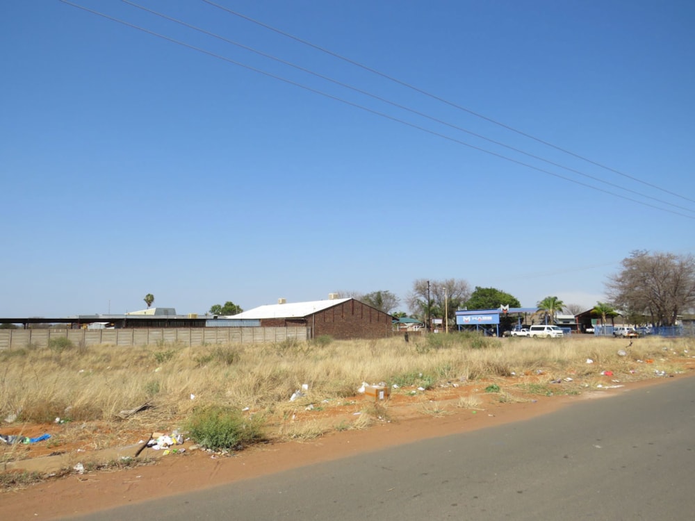 Commercial industrial property for sale in Ellisras (Lephalale) - 1ER1752559 Commercial industrial property for sale in Ellisras (Lephalale) - 1ER1752559