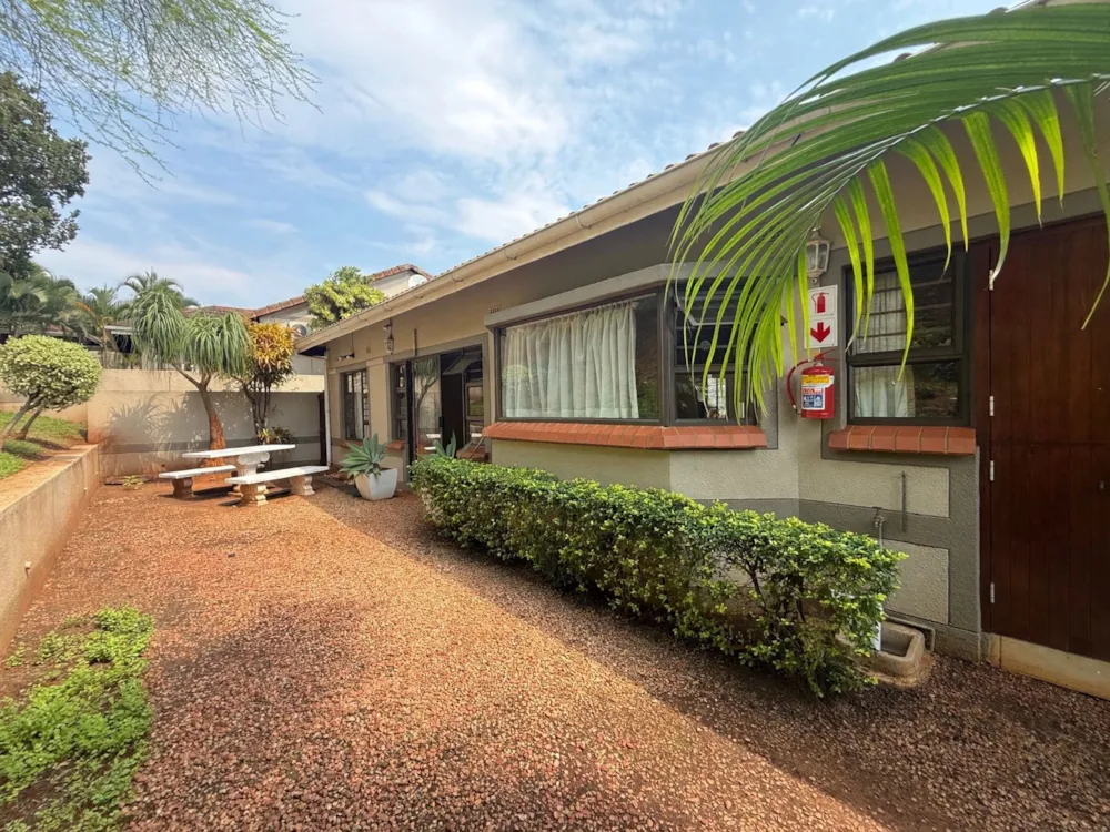 Security complex home to rent in La Lucia - 1ND1753009