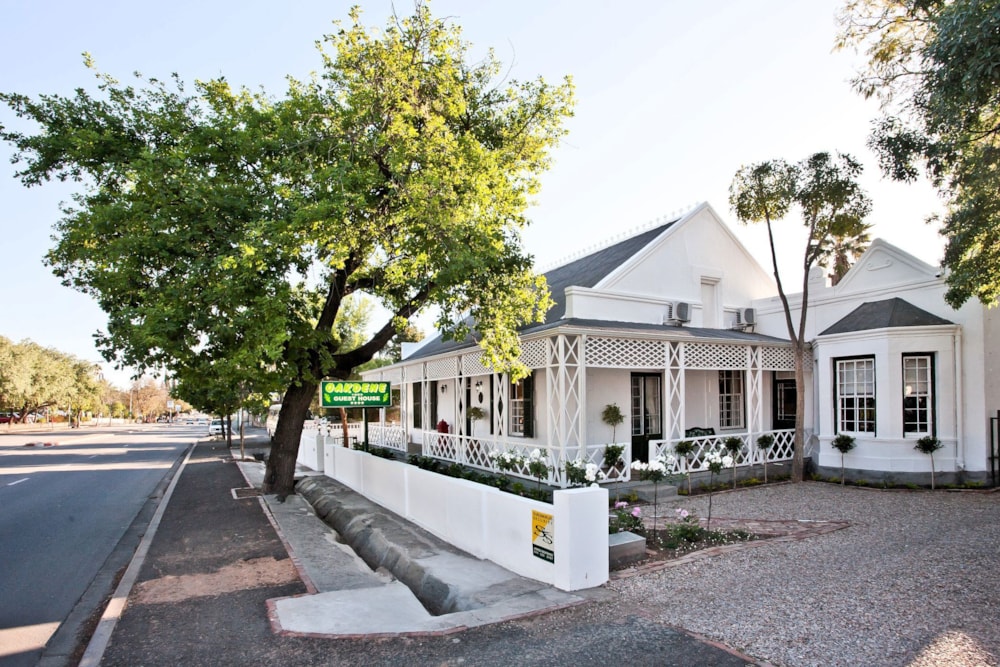 Guesthouse for sale in Oudtshoorn North - 1OU1752322 Guesthouse for sale in Oudtshoorn North - 1OU1752322