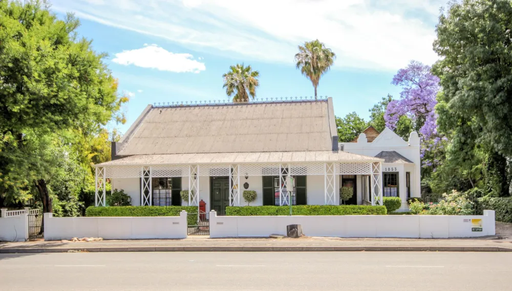 Guesthouse for sale in Oudtshoorn North - 1OU1752322 Guesthouse for sale in Oudtshoorn North - 1OU1752322