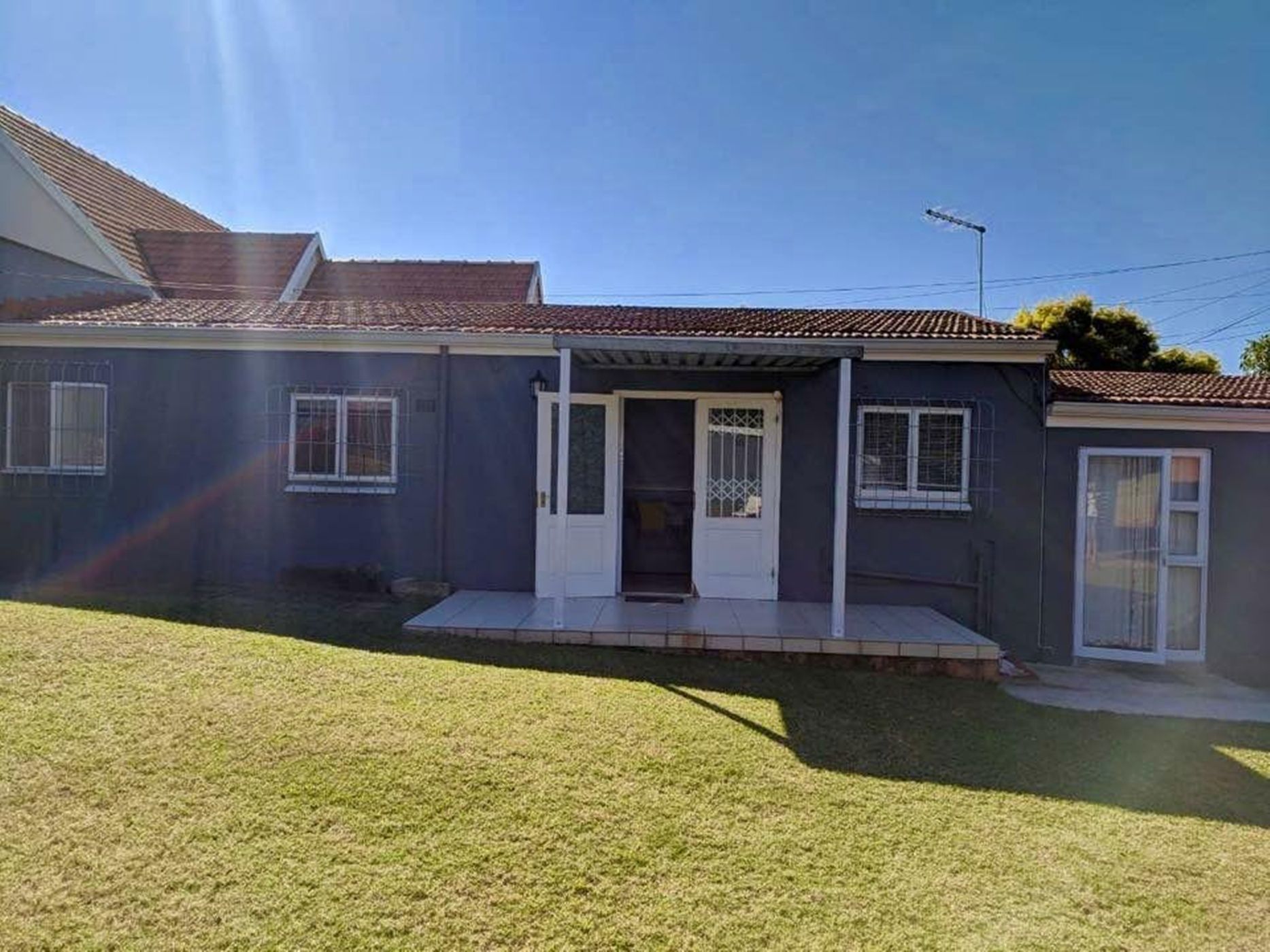 Garden cottage to rent in Durban North - 1ND1752982