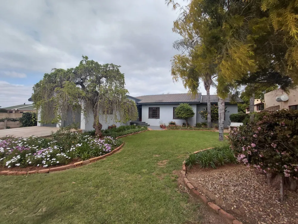House for sale in Heidelberg, Garden Route - 1SR1750132 House for sale in Heidelberg, Garden Route - 1SR1750132