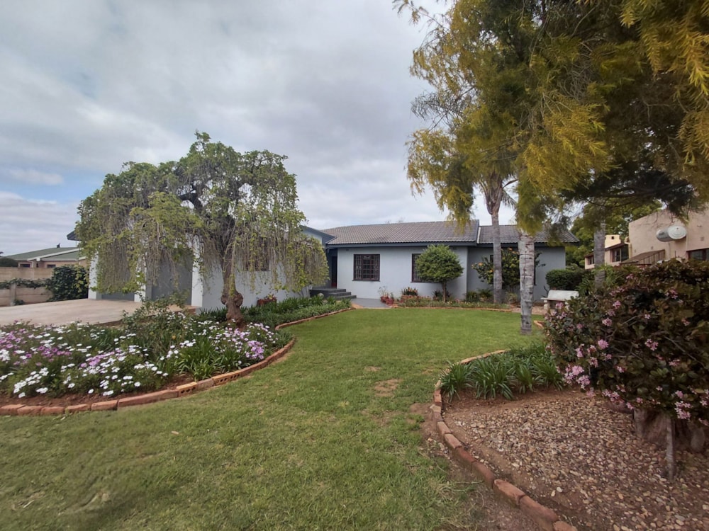 House for sale in Heidelberg, Garden Route - 1SR1750132 House for sale in Heidelberg, Garden Route - 1SR1750132