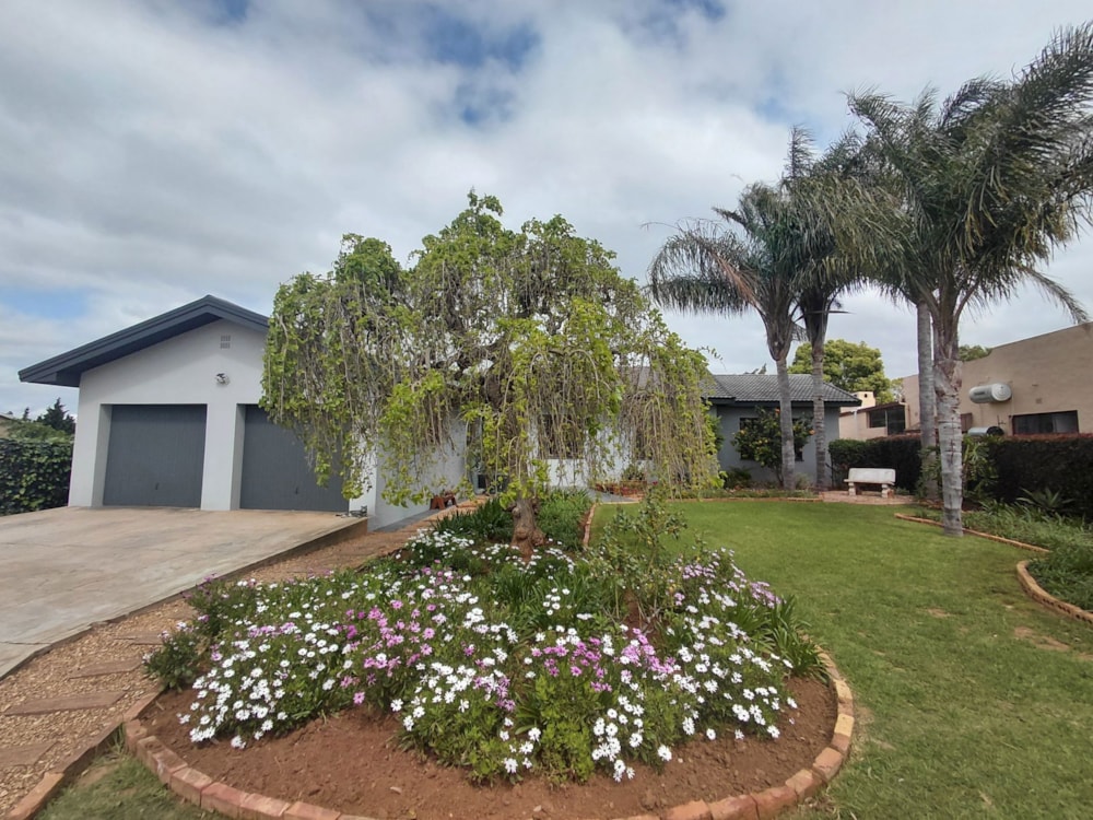 House for sale in Heidelberg, Garden Route - 1SR1750132 House for sale in Heidelberg, Garden Route - 1SR1750132