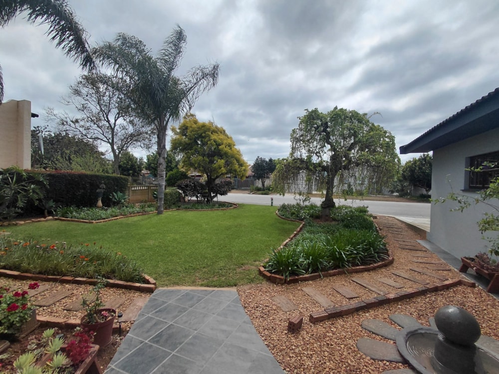 House for sale in Heidelberg, Garden Route - 1SR1750132 House for sale in Heidelberg, Garden Route - 1SR1750132