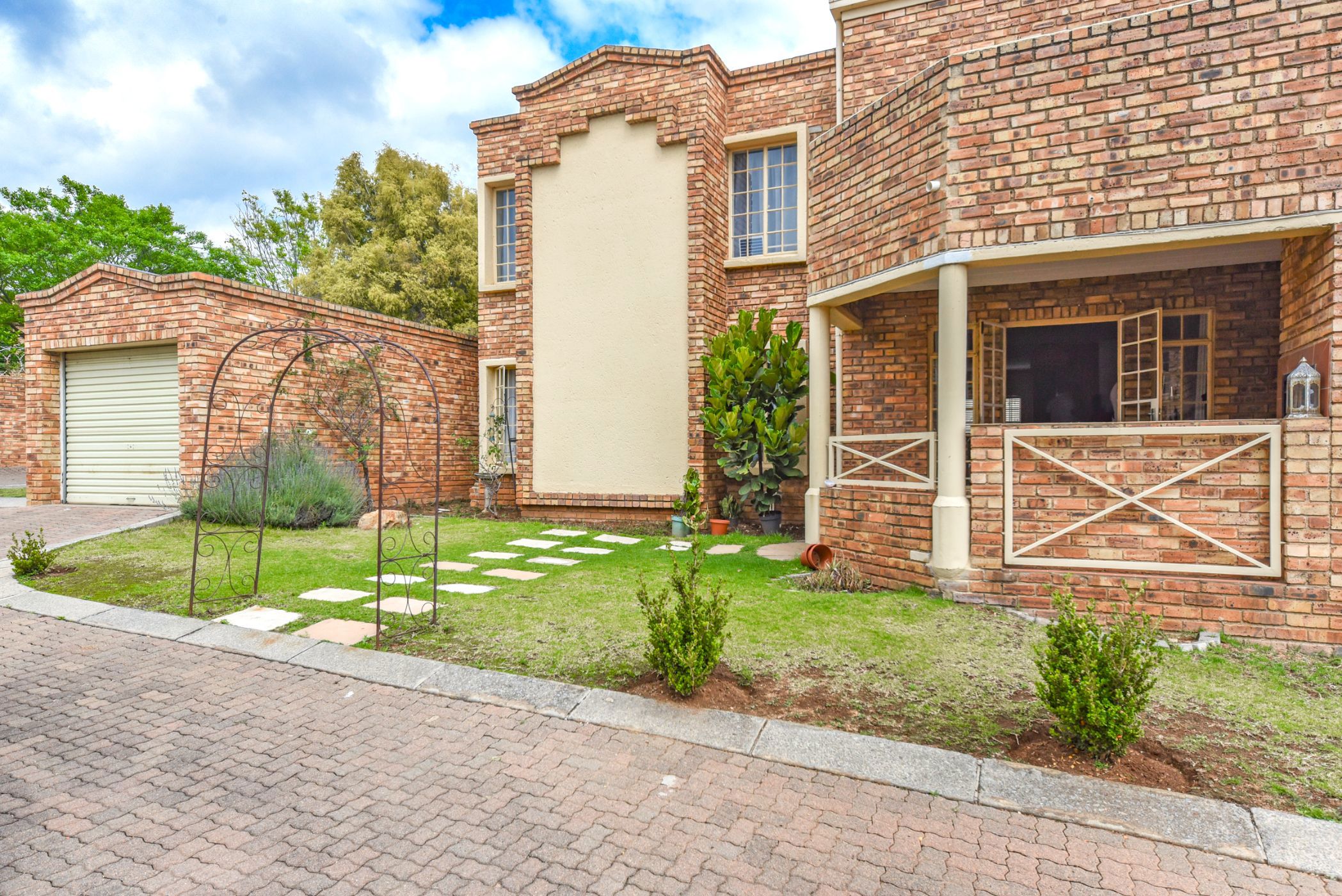 Apartment for sale in North Riding - FW1751944