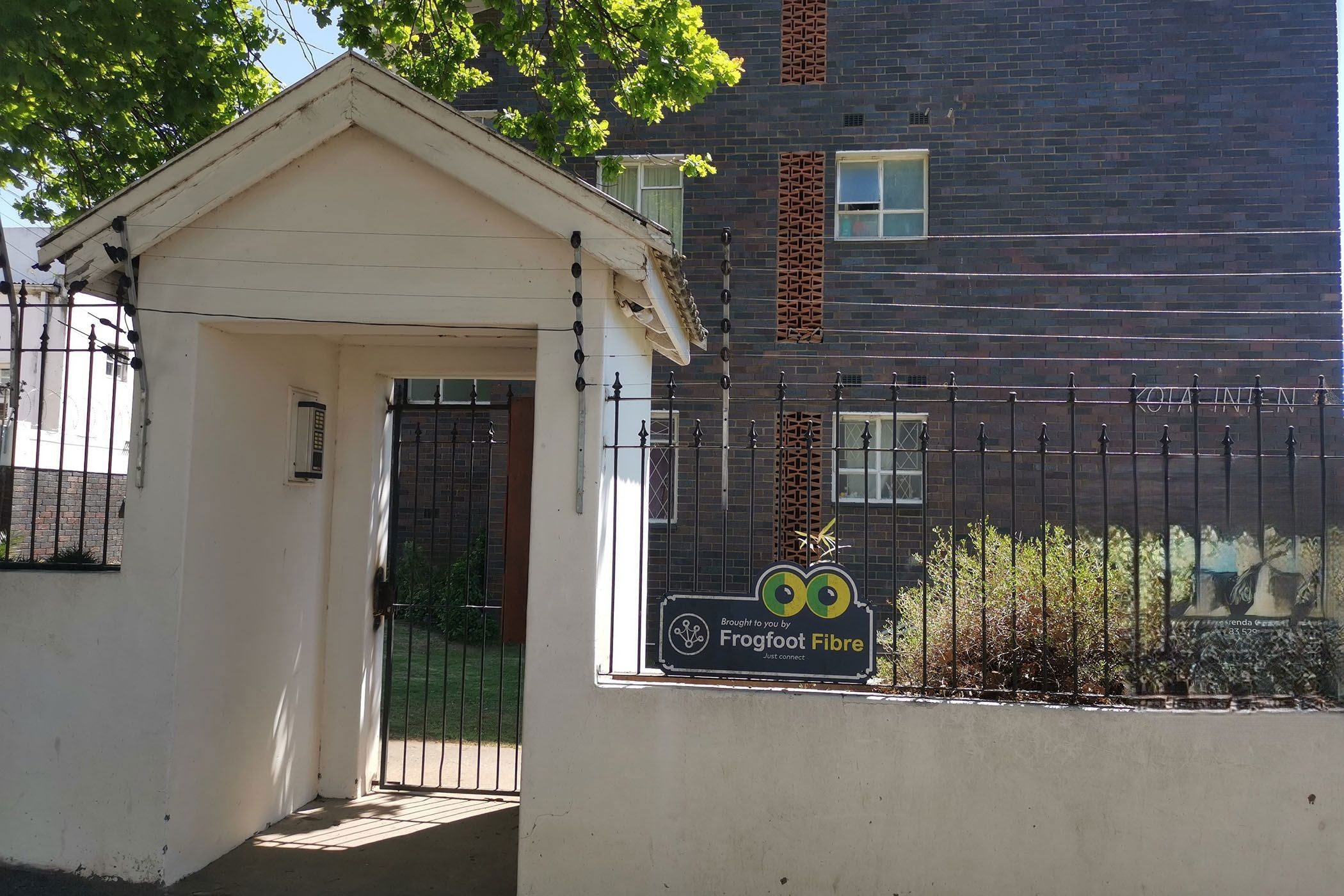Multi-storey apartment for sale in Sunnyside, Grahamstown, Makhanda - 1GC1751436