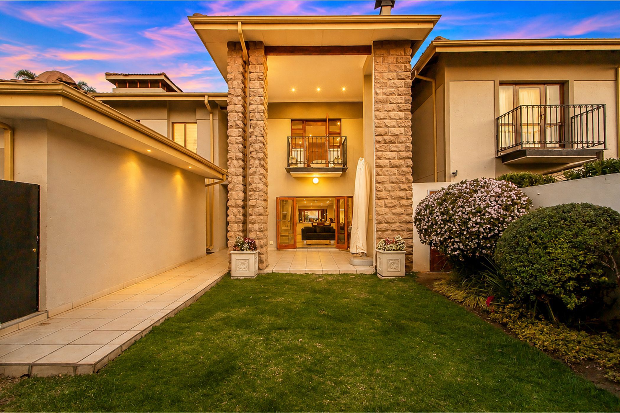 Cluster for sale in Waverley, Johannesburg - HP1728074
