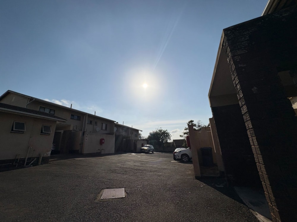 Security complex home for sale in Empangeni - 1RY1752697 Security complex home for sale in Empangeni - 1RY1752697