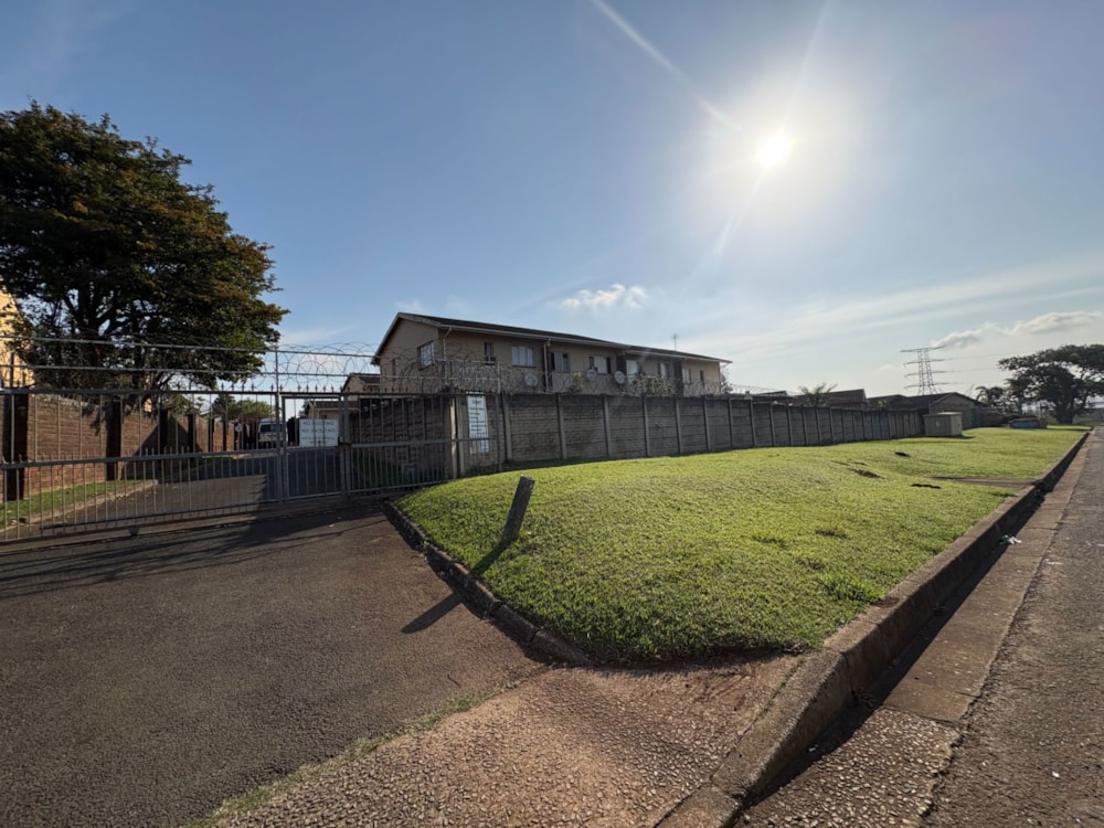 Security complex home for sale in Empangeni - 1RY1752697 Security complex home for sale in Empangeni - 1RY1752697