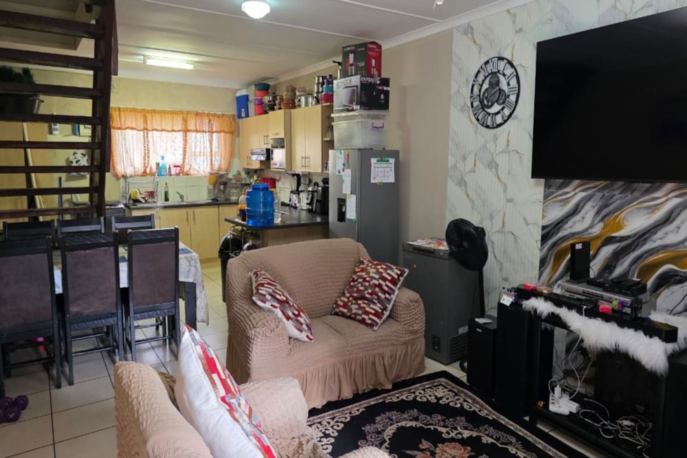 House for sale in Grahamstown (Makhanda) - 1GC1752278