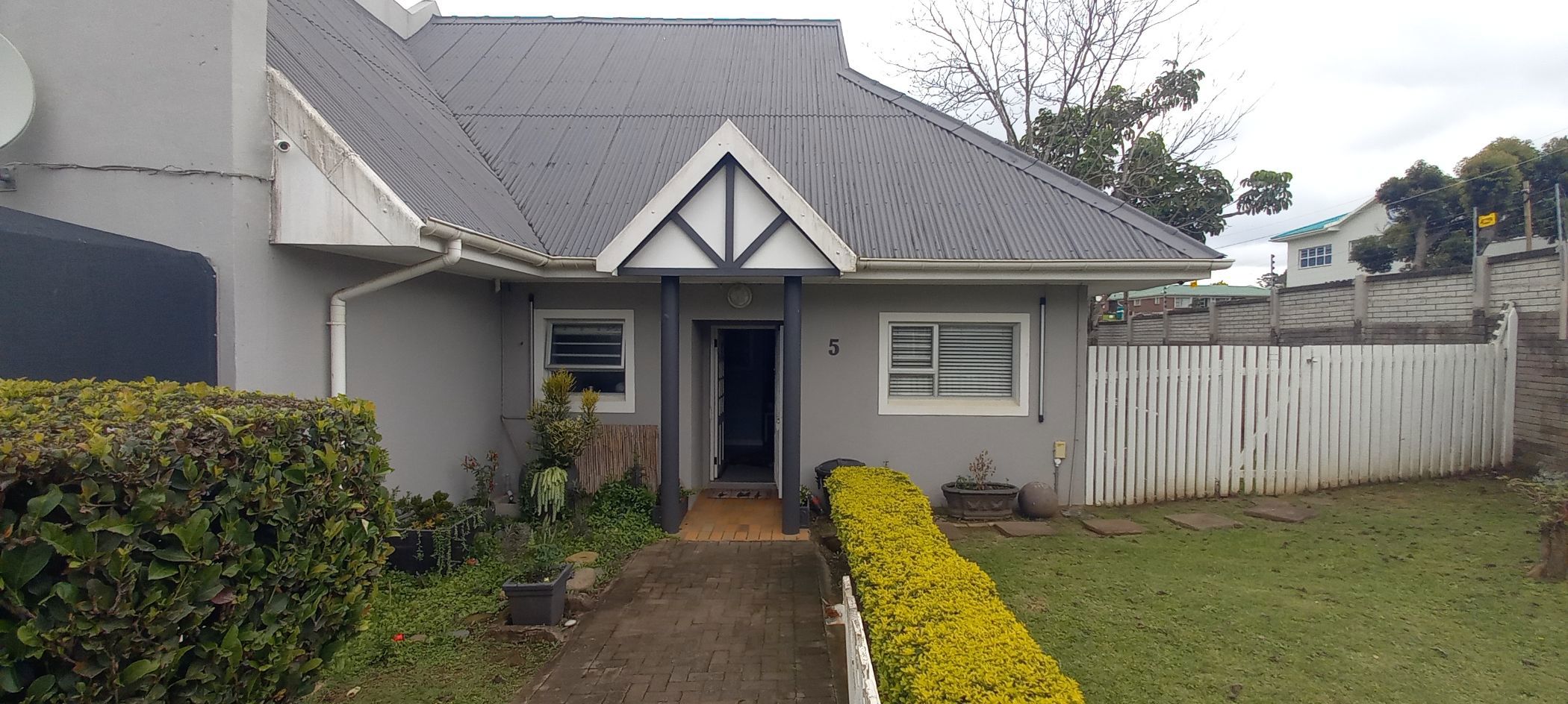 House to rent in Abbotsford, East London - 1EZ1753016