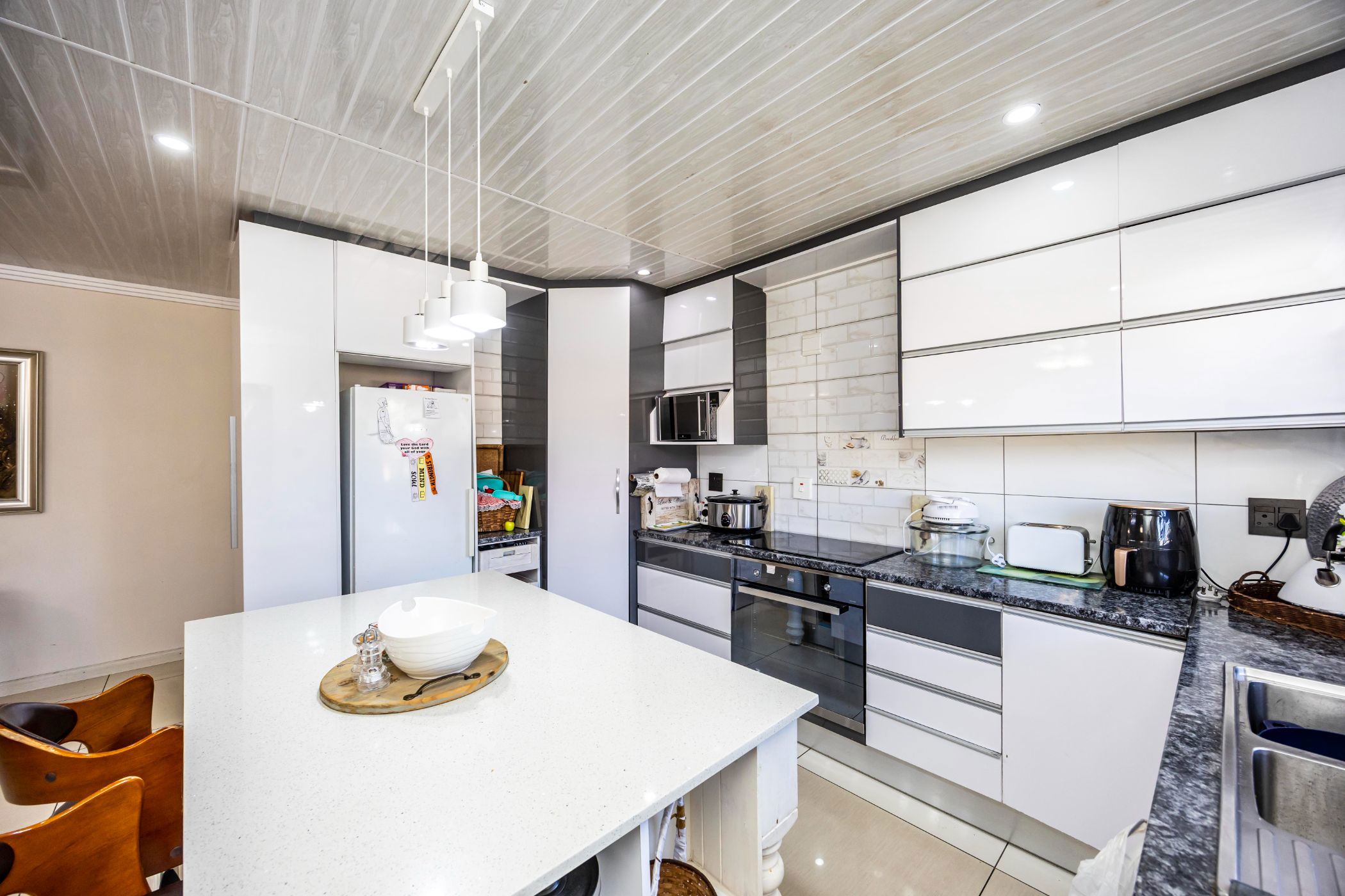 House for sale in Beacon Bay - 1EZ1752588