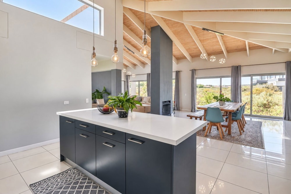 Golf estate house for sale in Langebaan Country Estate - LA1724345 Golf estate house for sale in Langebaan Country Estate - LA1724345