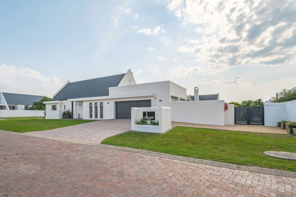 House for sale in St Francis Links - 1SA1753545 House for sale in St Francis Links - 1SA1753545