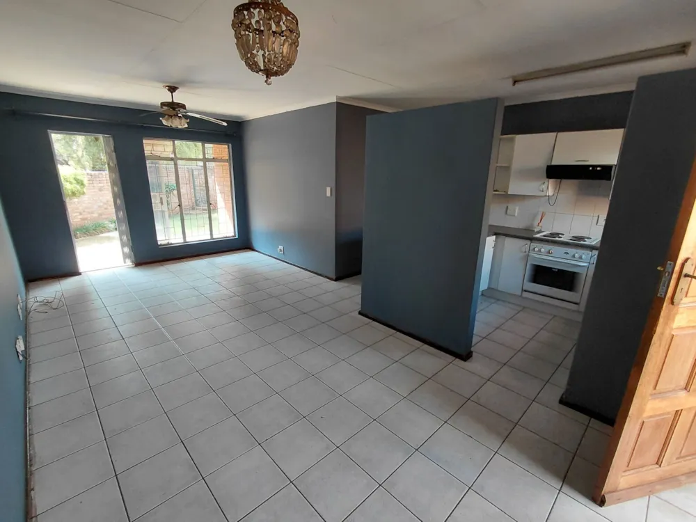 Townhouse for sale in Die Hoewes - CN1751747