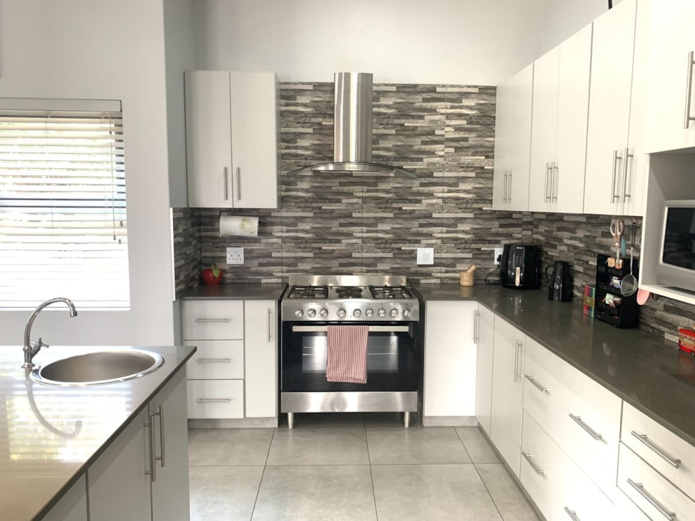 House for sale in Mzingazi - 1RY1695818