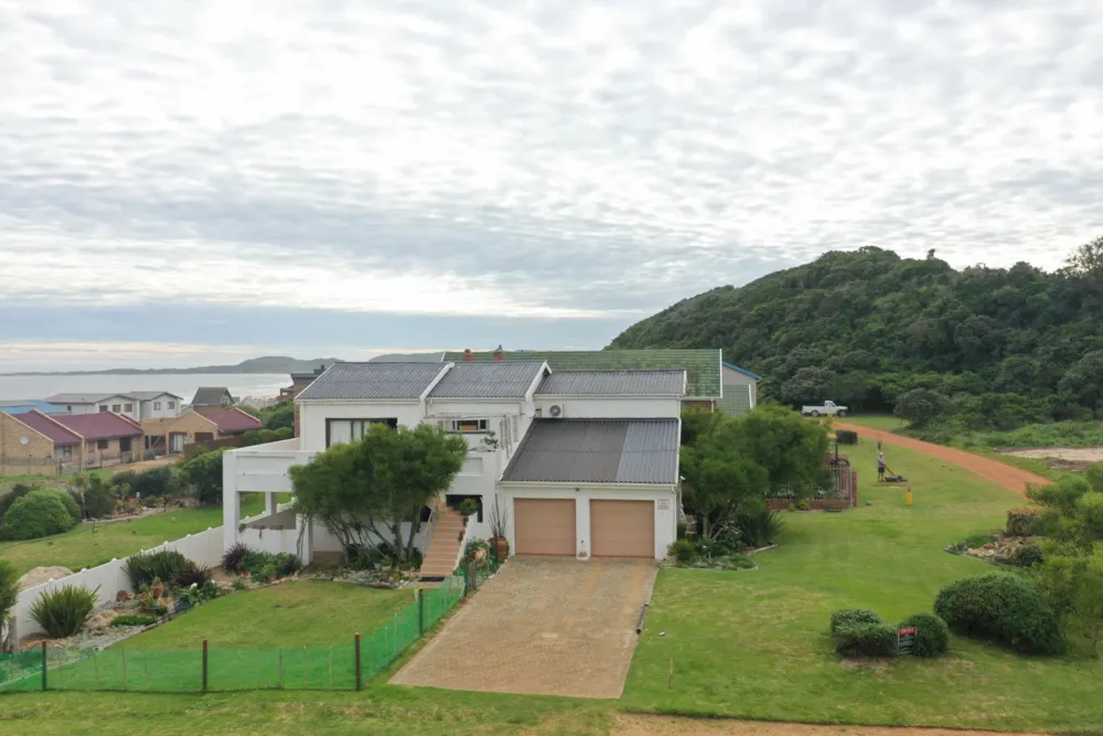 House for sale in Oyster Bay, Eastern Cape - 1SA1741355