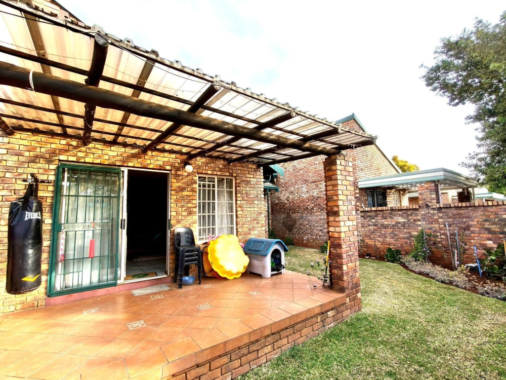 Townhouse for sale in Eldoraigne - CN1751041 Townhouse for sale in Eldoraigne - CN1751041